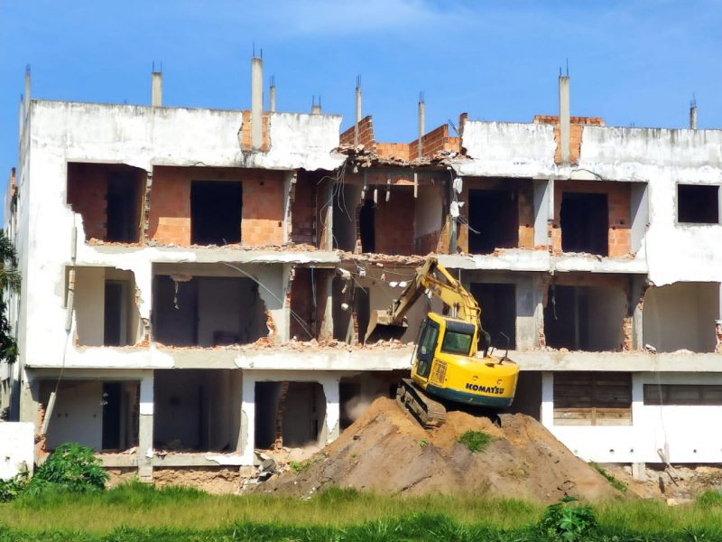 Pr&eacute;dio com 24 apartamentos foi demolido nos Inlgeses – Foto: PMF/Divulga&ccedil;&atilde;o/ND