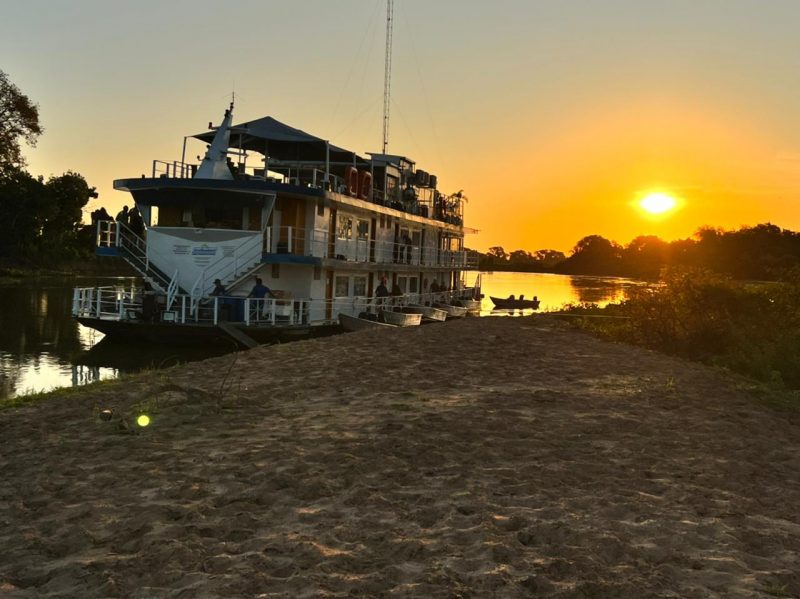 Barco que acompanhou o grupo de Florian&oacute;polis – Foto: Arquivo Pessoal/ND