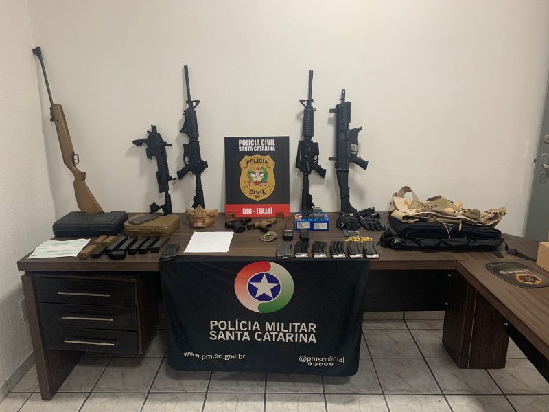 Operação apreendeu arsenal com fuzis e munições &#8211; Foto: Polícia Civil/Divulgação