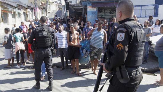 Policial E Moradora Mortos Durante Operação No Complexo Do Alemão São Enterrados No Rj Nd Mais