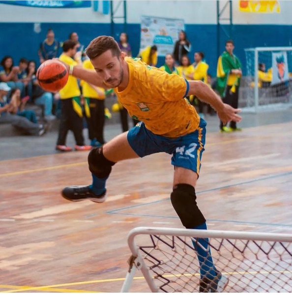 Jogador de handebol que passou por Itajaí conquista título europeu com o  Benfica de Portugal