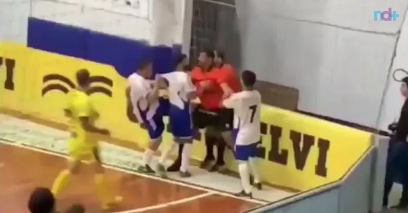 Torneio de futsal se transforma em pancadaria generalizada em Indaial – Foto: Reprodu&ccedil;&atilde;o