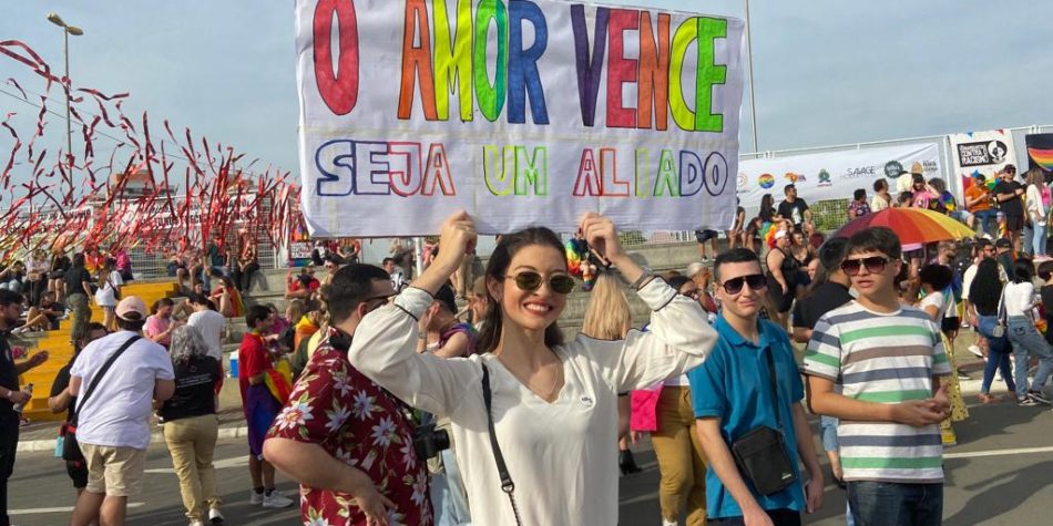 Parada LGBTQIA+ em Criciúma reúne 3 mil pessoas; veja vídeo e imagens do evento - ND Mais
