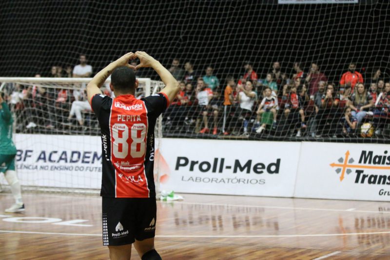 Pepita também deixou o dele na partida &#8211; Foto: Juliano Schmidt/JEC Futsal/Divulgação/ND