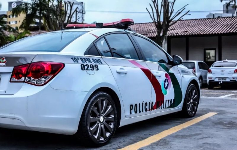 Adolescente foi apreendido pela PM após assalto