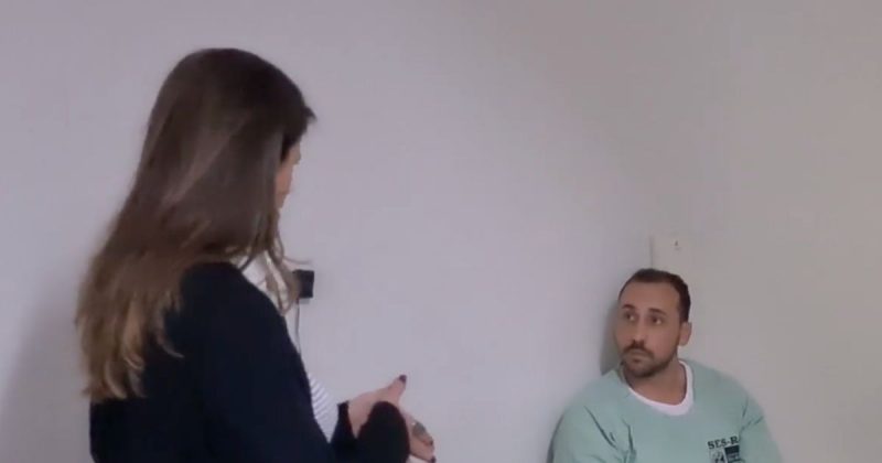 Delegada no momento em que d&aacute; ordem de pris&atilde;o para o m&eacute;dico anestesista acusado de estupro – Foto: Reprodu&ccedil;&atilde;o