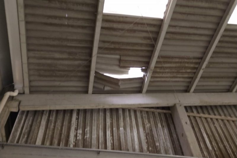 Homem caiu de telhado enquanto fazia manuten&ccedil;&atilde;o – Foto: CBM/Divulga&ccedil;&atilde;o