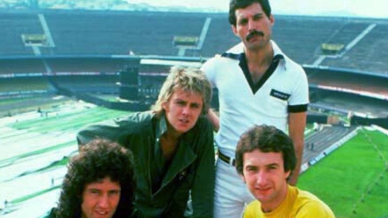 Queen abalou as estruturas do est&aacute;dio Morumbi, em 1981. Liga&ccedil;&atilde;o do futebol com shows antol&oacute;gicos de rock, – Foto: Rolling Stones/reprodu&ccedil;&atilde;o