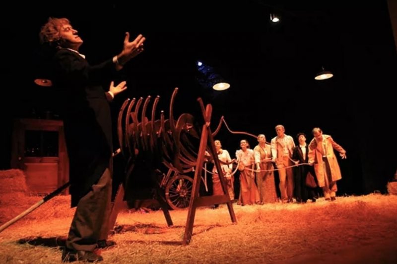 “Quinnipak &ndash; Mundos de Vidro”, encenado na antiga F&aacute;brica de Bordados Hoepcke – Foto: Dan&iacute;sio Silva/Divulga&ccedil;&atilde;o/ND