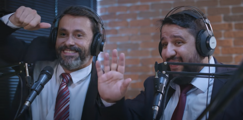 Apresentadores s&atilde;o denunciados por racismo ap&oacute;s compararem vacina da Covid-19 Holocausto – Foto: Canal Hip&oacute;critas/Reprodu&ccedil;&atilde;o/ND