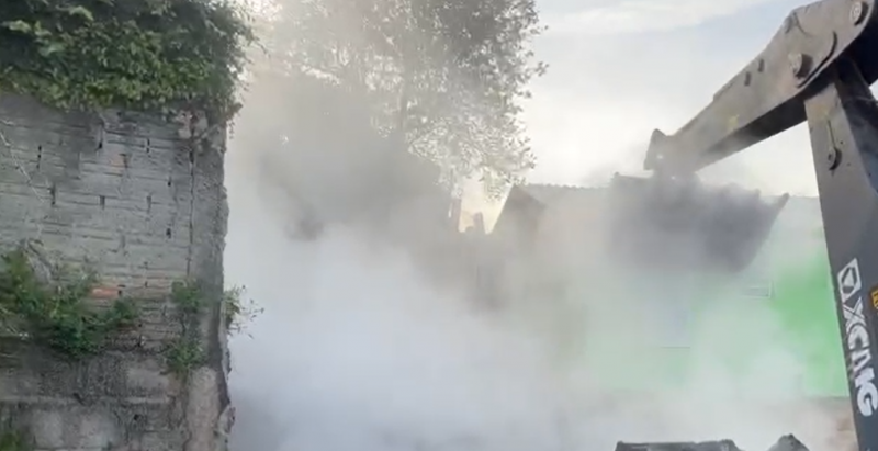 Defesa Civil tenta conter fuma&ccedil;a t&oacute;xica em Crici&uacute;ma – Foto: Defesa Civil/Divulga&ccedil;&atilde;o/Crici&uacute;ma