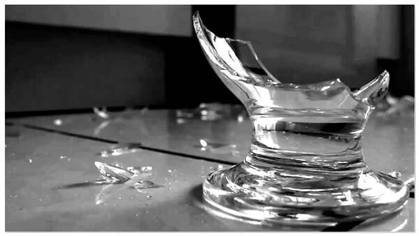 Mulher atacou amigo por ele ter quebrado um copo – Foto: Reprodu&ccedil;&atilde;o/Internet