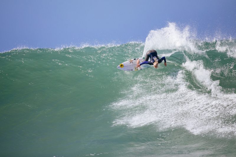 JEFFREYS BAY, EASTERN CAPE, SOUTH AFRICA –&nbsp; Tatiana Weston-Webb segue na briga por uma das tr&ecirc;s vagas restante nas ‘Finals’ que v&atilde;o rolar na Calif&oacute;rnia