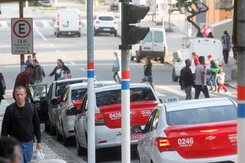 Tarifa do servi&ccedil;o dos taxistas estava sem reajuste desde 2015 – Foto: Leo Munhoz/ND