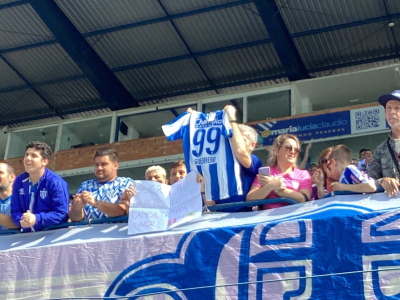 Setor A da Ressacada lotou para a apresenta&ccedil;&atilde;o do atacante Guerrero.&nbsp; – Foto: Ian Sell/ND