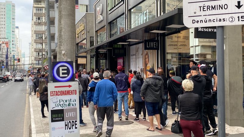 Torcida flamenguista fez fila na tentativa de comprar ingressos – Foto: Juliano Watzko/Divulga&ccedil;&atilde;o ND