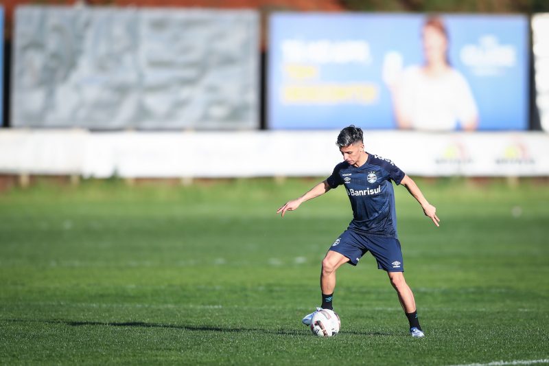 Para o jogo em Chapecó, Roger contará com três desfalques por lesões. O comandante não poderá escalar o goleiro Brenno, o lateral direito Edilson e o atacante Elkeson.