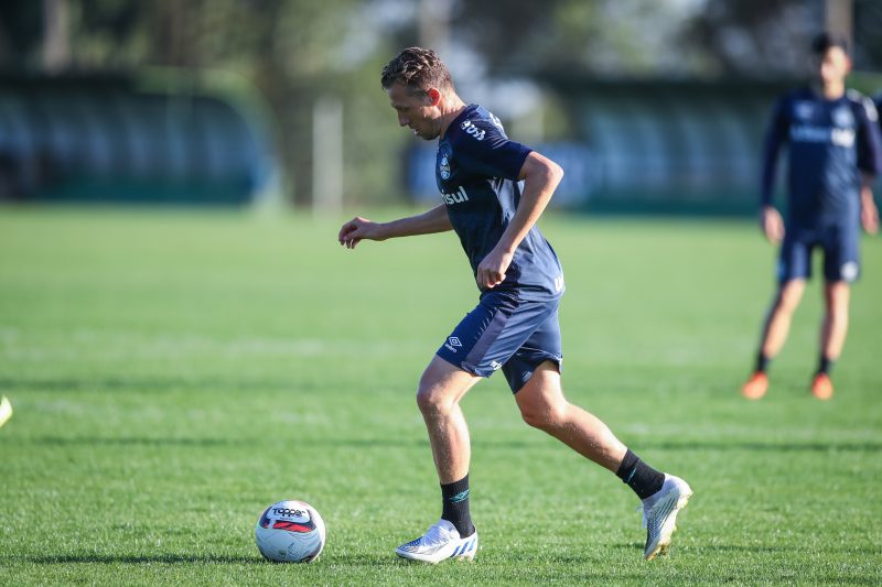 O Tricolor acabou a última rodada na vice liderança da competição e mantém uma invencibilidade de 14 jogos. – Foto: Lucas Uebel/Grêmio/ND