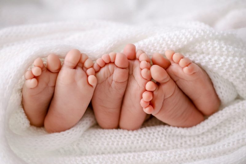 Victor, Vitor Hugo e Valentim receberam alta m&eacute;dica ontem e j&aacute; est&atilde;o em casa com a fam&iacute;lia – Foto: Doli Tomizotto/DS Fotos/Divulga&ccedil;&atilde;o/ND