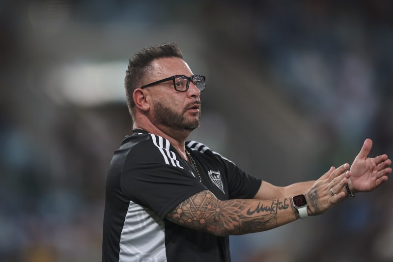 Técnico Turco Mohamed está fora do Atlético-MG