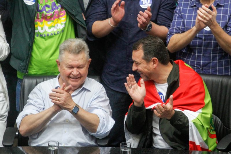 Udo D&ouml;hler e Carlos Mois&eacute;s caminhar&atilde;o juntos na disputa pelo governo do Estado em 2022 – Foto: Leo Munhoz/ND