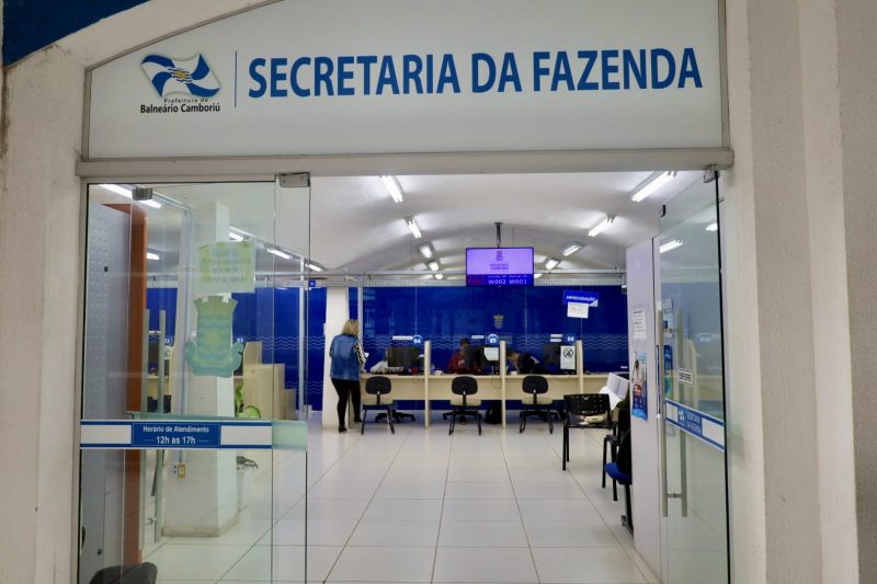 Atendimento aos contribuintes na Secretaria de Fazenda de BC – Foto: Divulga&ccedil;&atilde;o/Prefeitura BC/ND