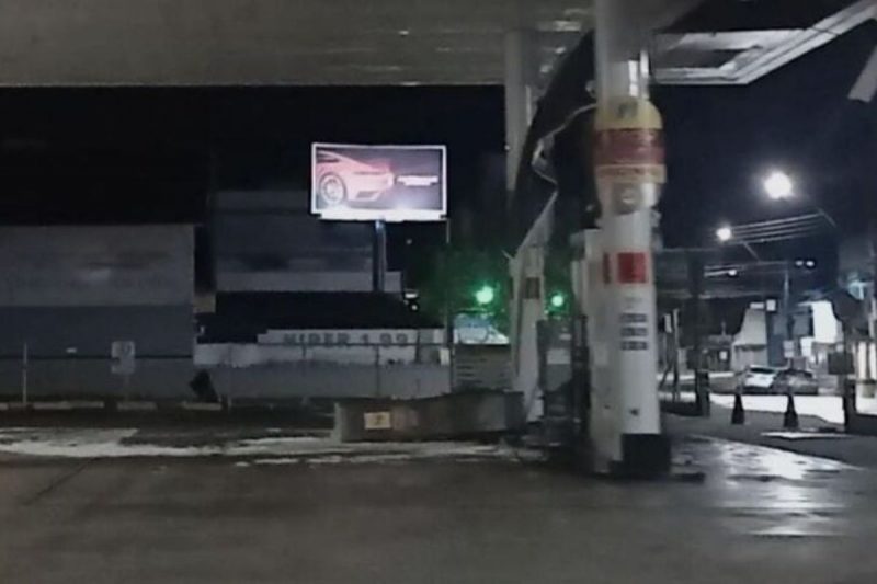 Ventou derrubou bomba em posto de combust&iacute;veis em Jaragu&aacute; do Sul &mdash; Foto: Reprodu&ccedil;&atilde;o/Internet