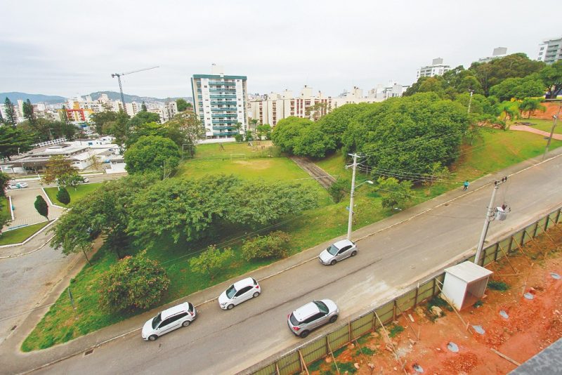 Na regi&atilde;o de Florian&oacute;polis conhecida como Novo Estreito, uma ampla &aacute;rea dar&aacute; origem ao novo espa&ccedil;o de lazer – Foto: Leo Munhoz/ND