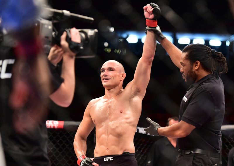 'Eu quero salvar vidas', diz lutador famoso de Joinville