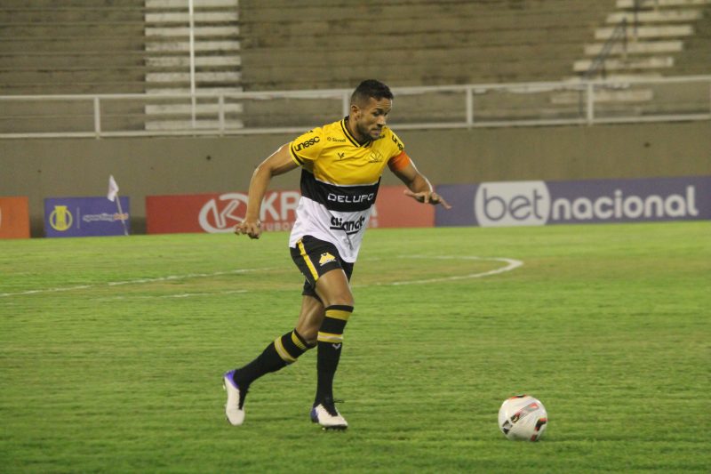Capit&atilde;o Rodrigo durante o jogo em Muria&eacute; – Foto: Celso da Luz – Assessoria do Crici&uacute;ma