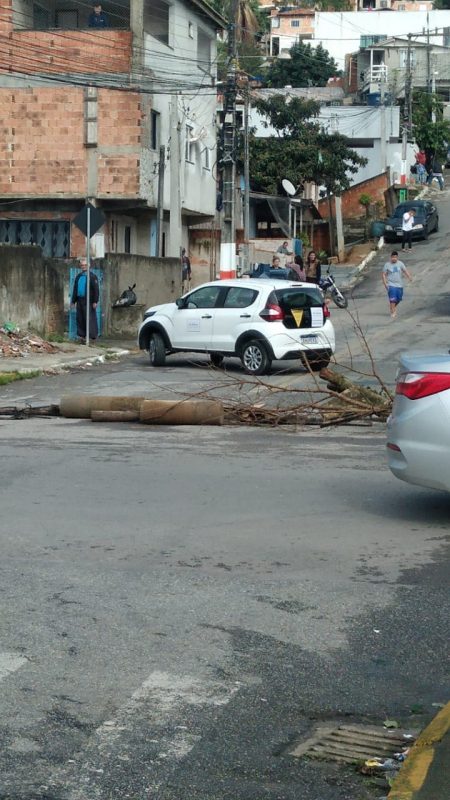 Comunidade fez barricada como protesto pela falta de luz – Foto: Reprodu&ccedil;&atilde;o/ND
