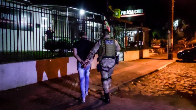 O homem foi preso em uma boate – Foto: Marcos Lewe/R&aacute;dio 103 FM/ND