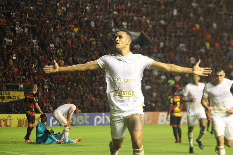 Lohan comemora seu segundo gol na S&eacute;rie B. – Foto: Celso da Luz/Crici&uacute;ma EC/Divulga&ccedil;&atilde;o/ND