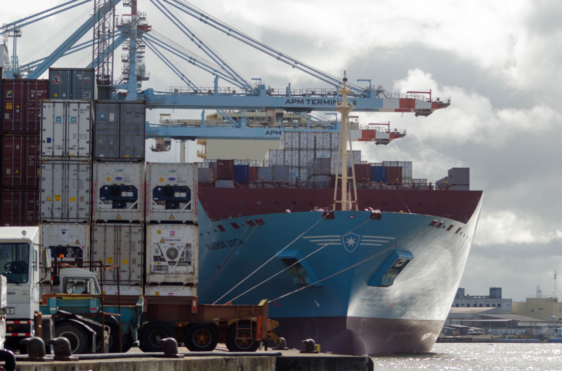 Mau tempo volta a fechar canal de acesso aos portos de Itajaí e Navegantes