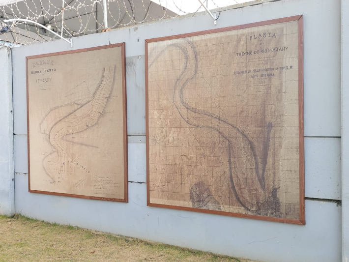 Pain&eacute;is mostram as plantas originais do Porto de Itaja&iacute; – Foto: Luciano Sens/Porto de Itaja&iacute;/ND