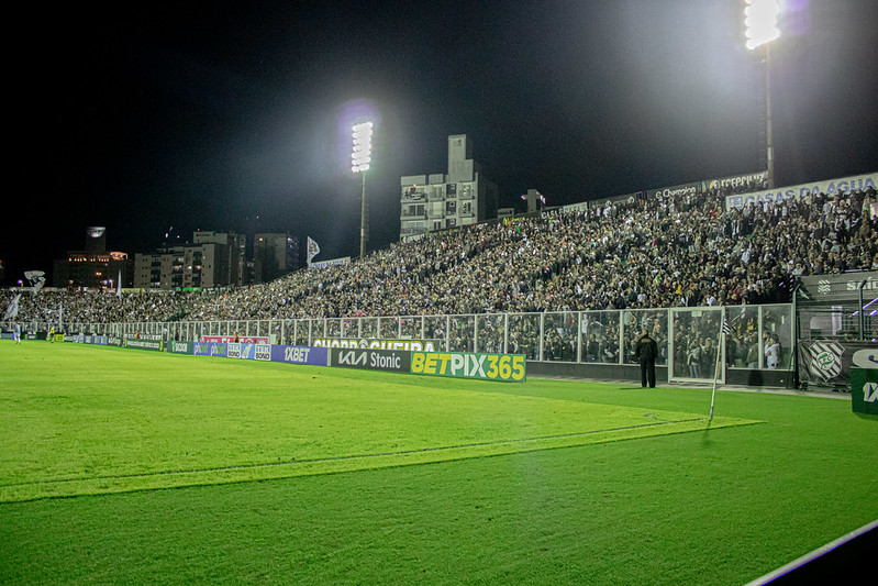 Torcida do Figueirense deve lotar as depend&ecirc;ncias do est&aacute;dio Orlando Scarpelli neste s&aacute;bado diante do ABC – Foto: Patrick Floriani/FFC/Divulga&ccedil;&atilde;o/ND