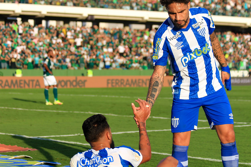 Momentos de Paolo Guerrero com a camisa do Ava&iacute; – Foto: Andr&eacute; Palma Ribeiro/Ava&iacute; FC/Divulga&ccedil;&atilde;o/ND