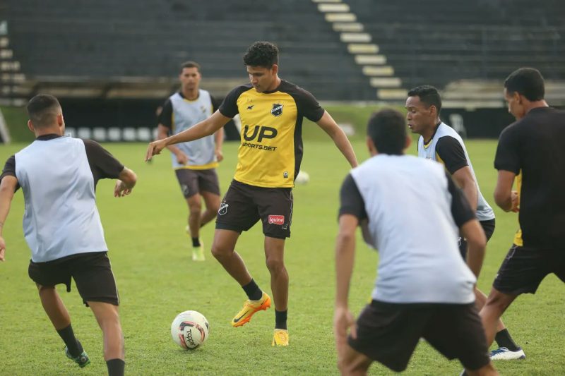 ABC deve poupar v&aacute;rios titulares contra o Figueirense – Foto: Renn&ecirc; Carvalho/ABC F.C