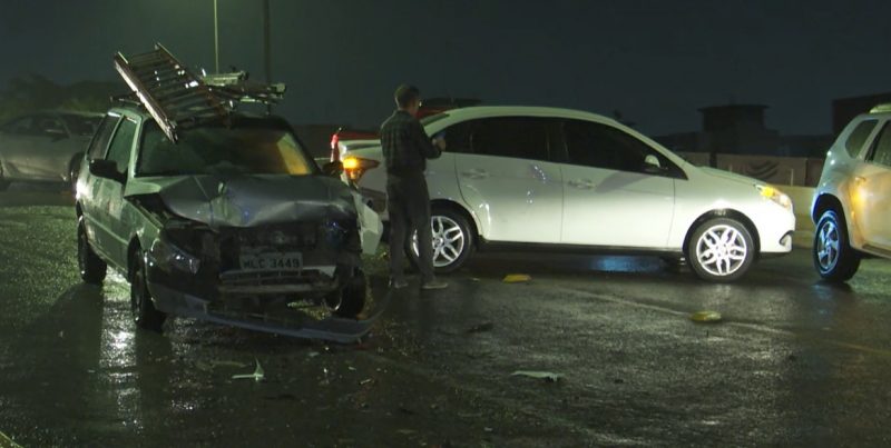 acidente com preso &agrave;s ferragens em Joinville – Foto: Reprodu&ccedil;&atilde;o v&iacute;deo