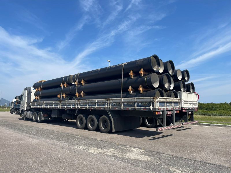 Tubula&ccedil;&otilde;es de grande porte ser&atilde;o assentadas no passeio da Via Expressa Sul – Foto: Divulga&ccedil;&atilde;o/Casan/ND