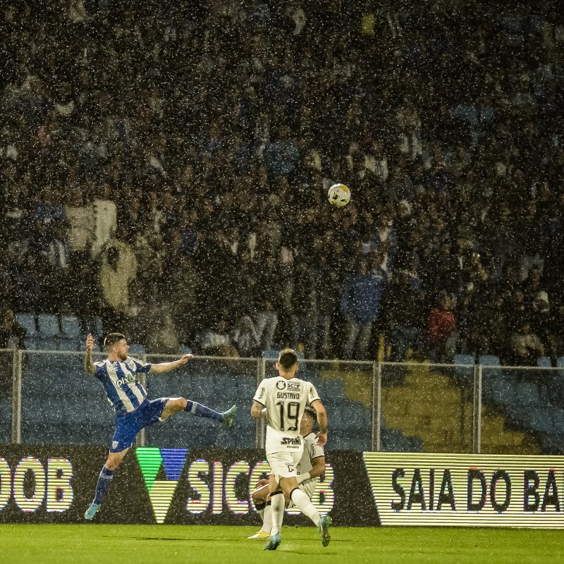 Ava&iacute; vem de empate contra o Corinthians na Ressacada – Foto: R.PIERRE/AGIF – AG&Ecirc;NCIA DE FOTOGRAFIA/AGIF