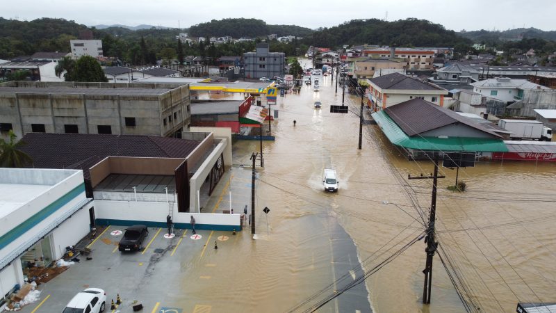 Tempo est&aacute;vel deve ajudar atingidos pelos alagamentos nesta quinta – Foto: Carlos Jr/ND