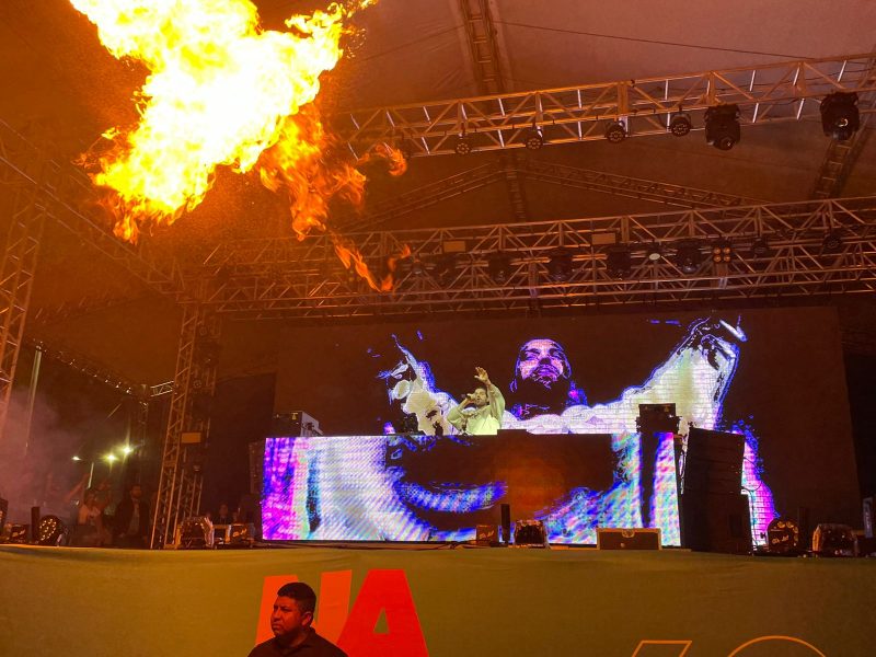 Alok fez moradores e visitantes de Navegantes experimentarem um show completo de um dos DJ’s mais ouvidos no mundo – Foto: Nathalia Fontana/ND