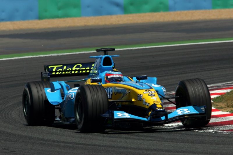 Fernando Alonso (ESP) Renault R24.French Grand Prix, Rd 10, Race Day, Magny Cours, France, 4 July 2004.DIGITAL IMAGE – Foto: Sutton/ND
