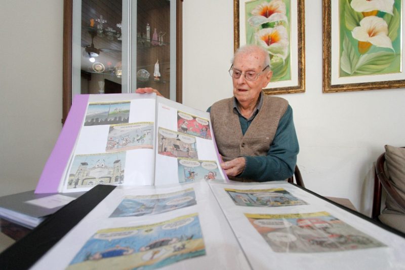 Am&acirc;ncio Jos&eacute; Pereira Filho coleciona as charges do jornal ND – Foto: Leo Munhoz/ND