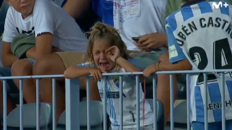 Antonella chora ap&oacute;s ser ignorada por mascote – Foto: Reprodu&ccedil;&atilde;o Twitter