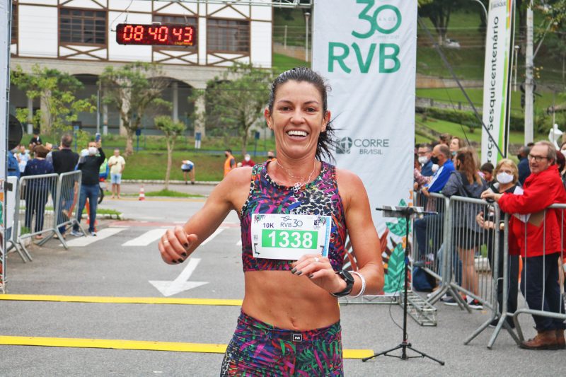 Simone Ponte Ferraz participa da corrida em Brusque