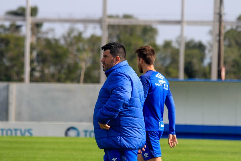 Eduardo Barroca durante treino do Ava&iacute; – Foto: Leandro Boeira/Ava&iacute; F.C