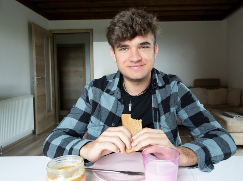 Falta de recursos financeiros e pouco tempo s&atilde;o os principais fatores de influ&ecirc;ncia na alimenta&ccedil;&atilde;o dos estudantes – Foto: Pixabay/Divulga&ccedil;&atilde;o/ND