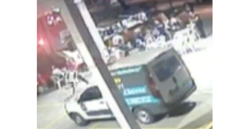 Torcedor do Brusque tenta se defender, mas eram muitos contra ele – Foto: brusque 1